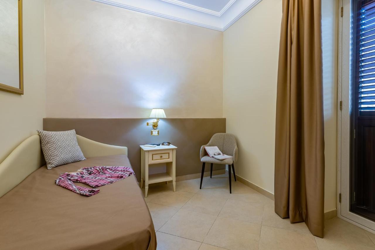 Vittorio Emanuele Boutique Hotel Шакка Экстерьер фото